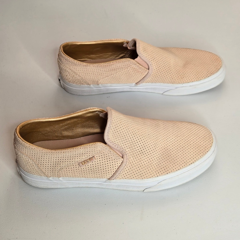 Vans Asher Perforated Suede Slip-On Blush Pink Metallic Gold Lining Sneaker Sz 9 - Picture 3 of 9